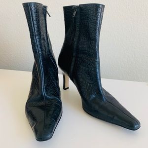 Gianni Bini Black Leather Zip up Ankle Boots 7.5M